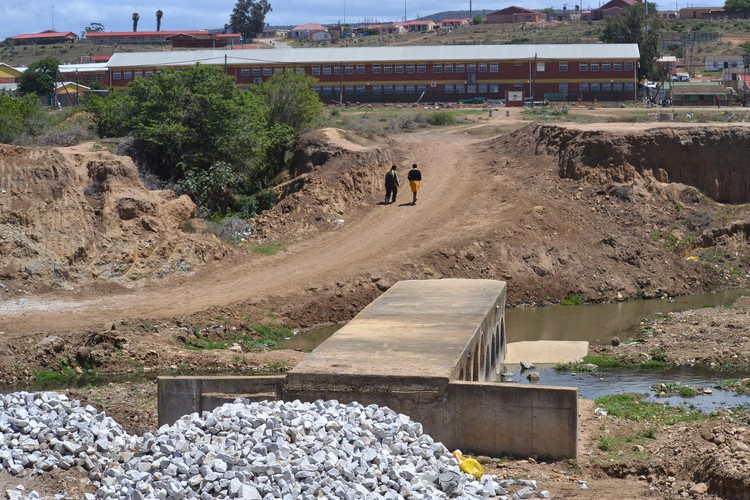 fifteen-year-wait-for-kwanobuhle-bridge-finally-over-groundup